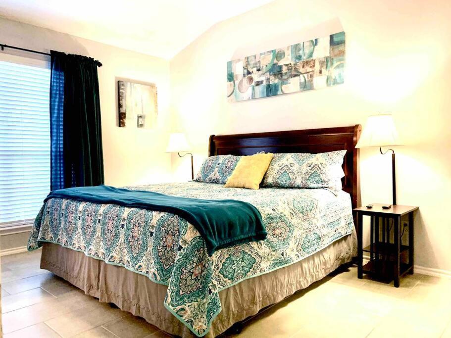 Modern Updates - Great Location - King Bed- Bmt San Antonio Eksteriør bilde